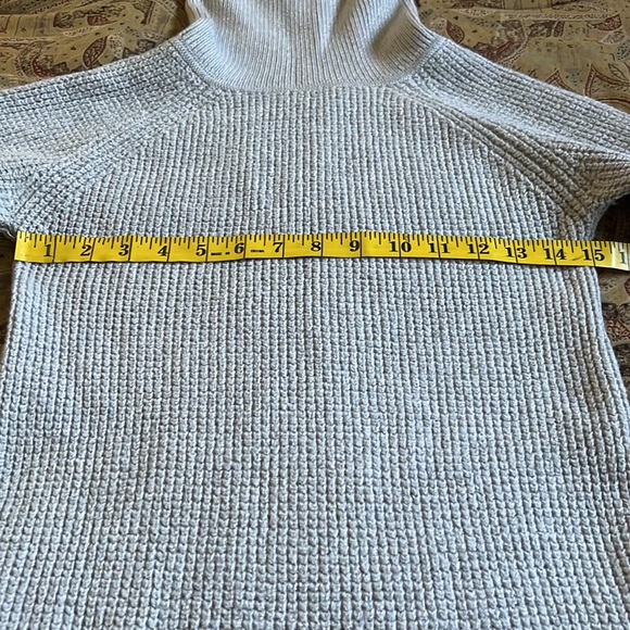 Aritzia Wilfred Free Grey Knit Bianca Turtleneck Sweater
Dress Sz XS - Picture 2 of 3
